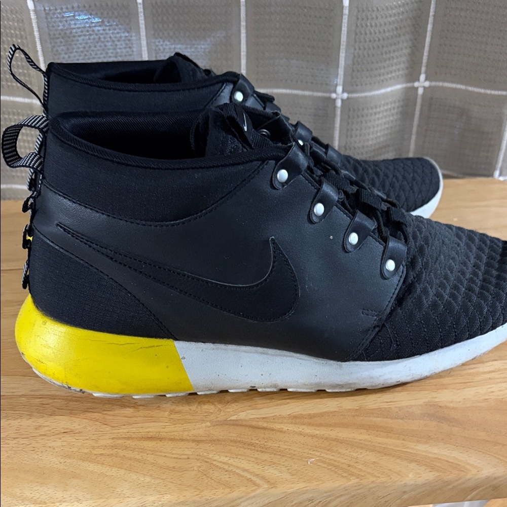 Nike Roshe boot